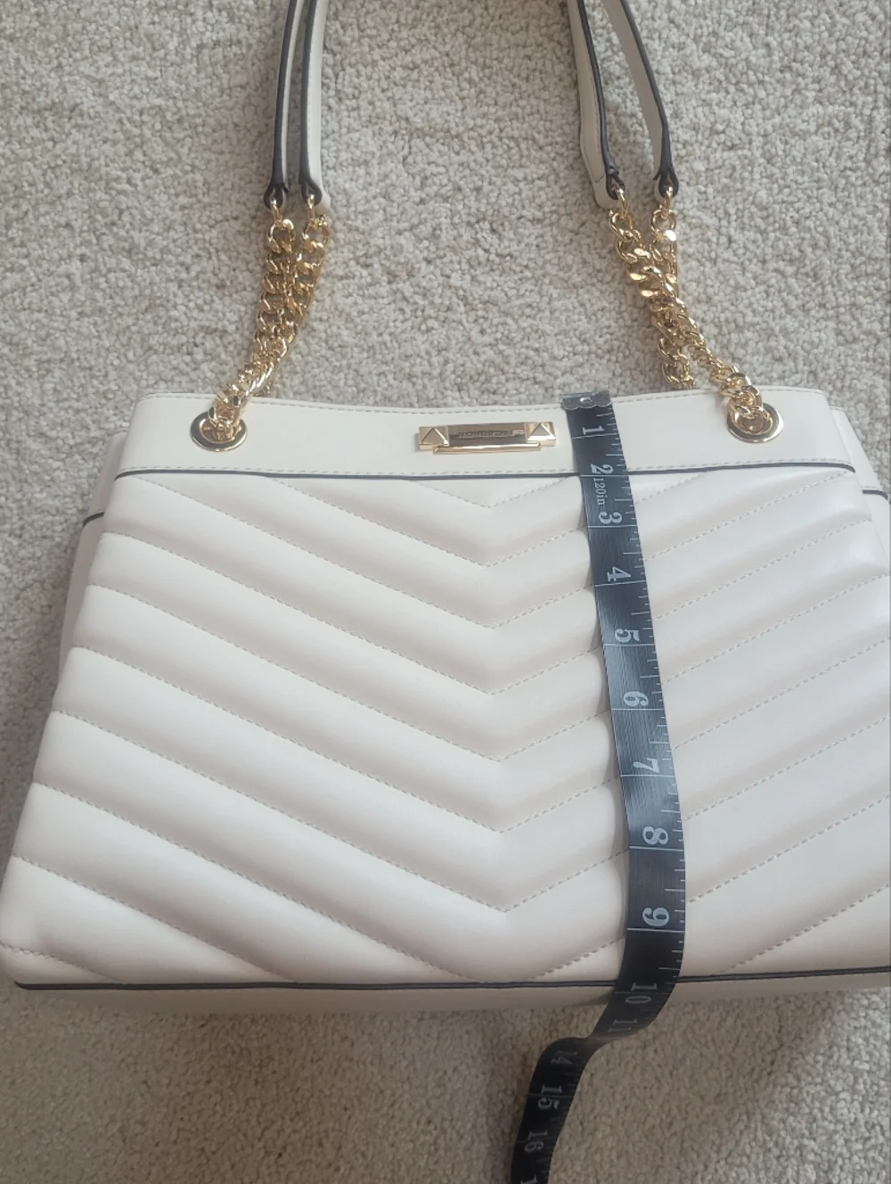 Chic Michael Kors Whitney Light Cream Quilted Leather Medium Chain Shoulder Tote